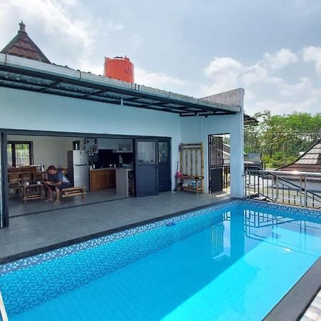 Pool Villa Saung Suluh Purwokerto Exterior foto