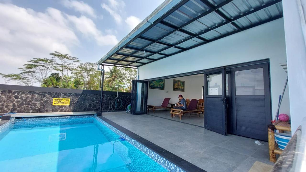Pool Villa Saung Suluh Purwokerto Exterior foto